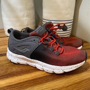 Saucony Boys Tennis Shoes - no laces!